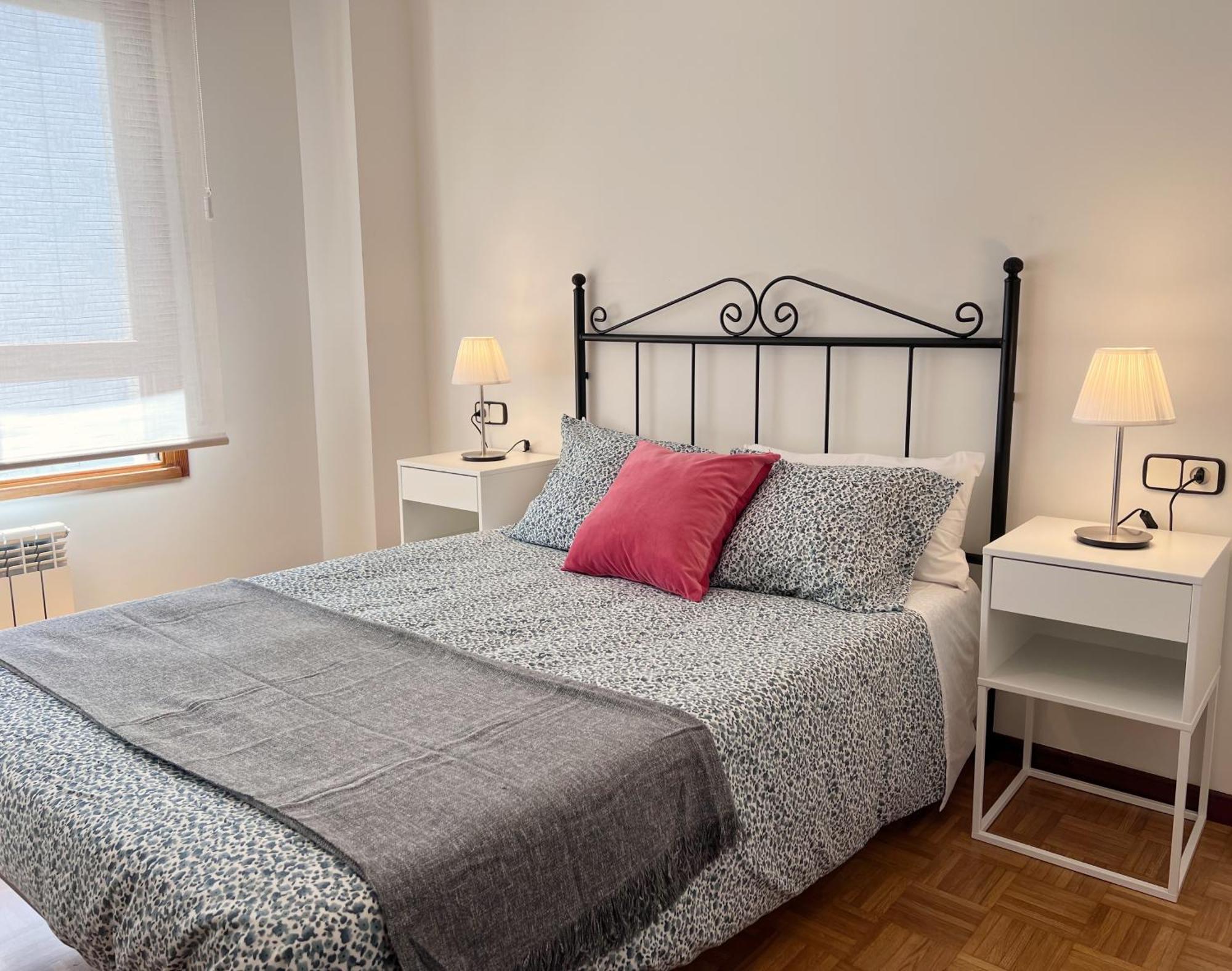 Apartamento Europa Centric Parking Gratis Oviedo Exterior photo
